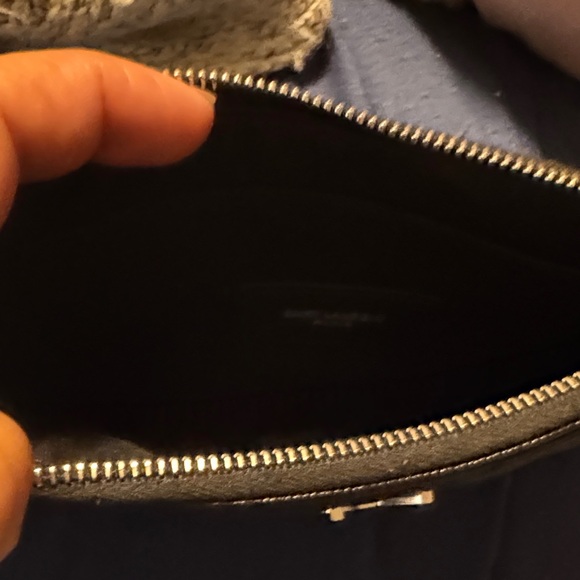 Saint Laurent Black Leather Detail - Picture 6 of 9